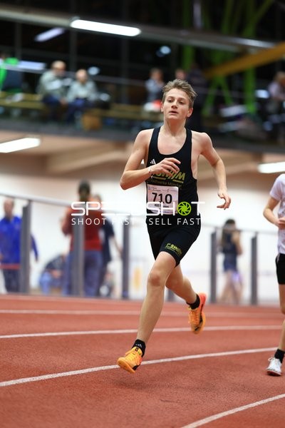 Athlet mit Startnummer 710 in Aktion