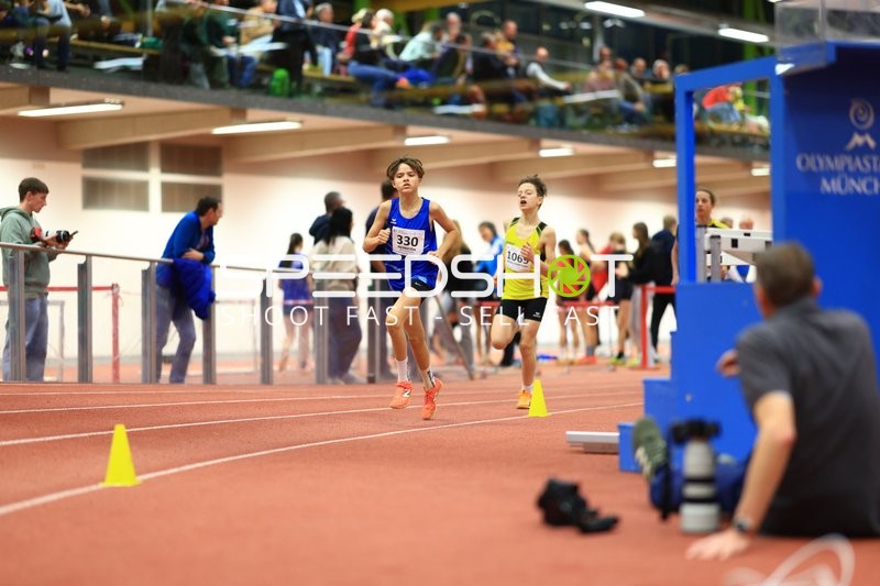 Junge Athleten laufen in München