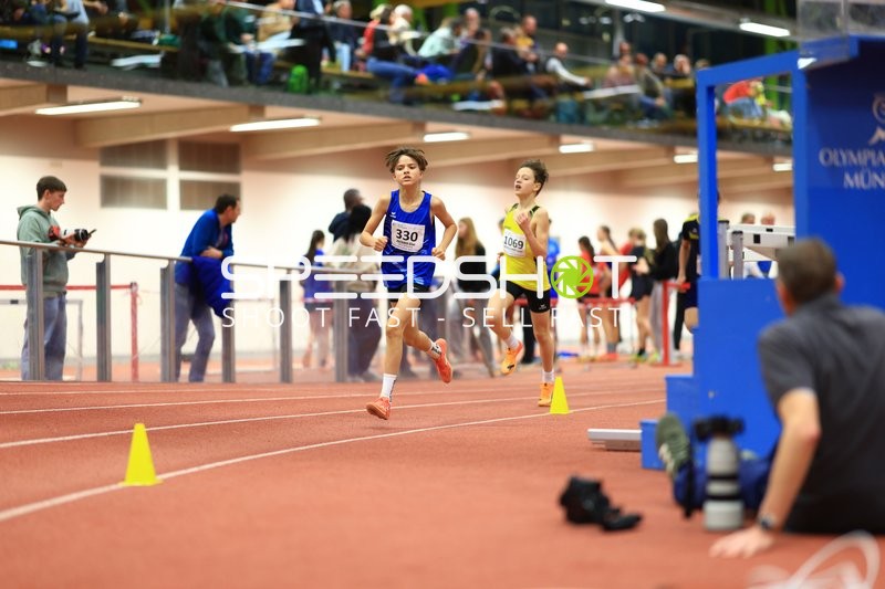 Junge Athleten laufen in München