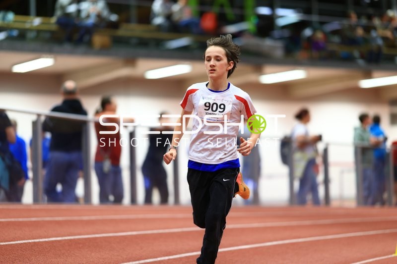 Athlet mit Startnummer 909 in Aktion