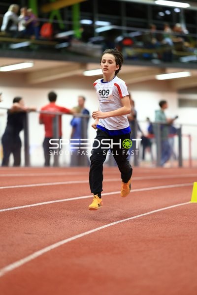 Athlet mit Startnummer 909 in Aktion