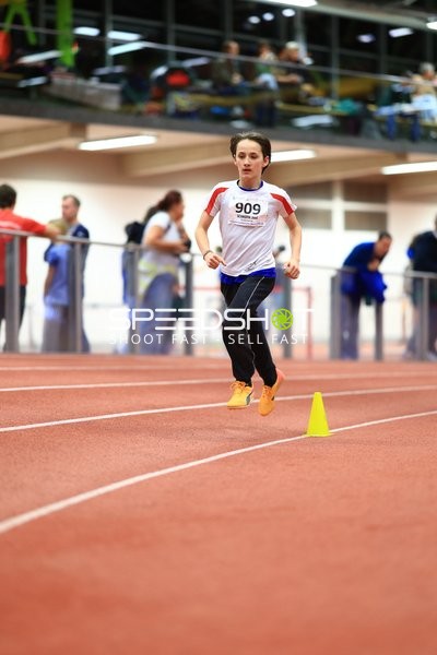 Athlet mit Startnummer 909 in Aktion