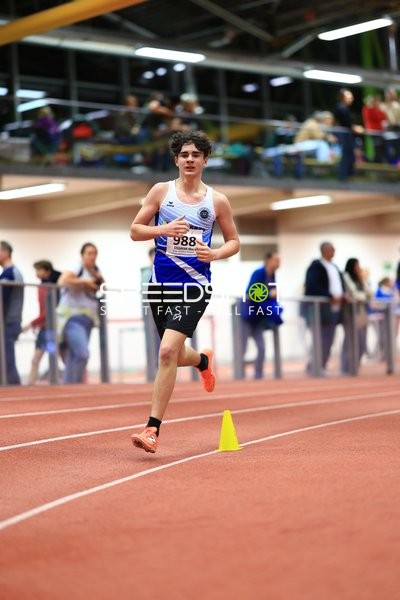 Athlet mit Startnummer 988 in Aktion