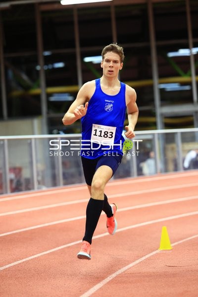 Athlet mit Startnummer 1183 in Aktion