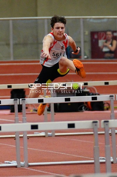 Athlet beim Hürdenlauf