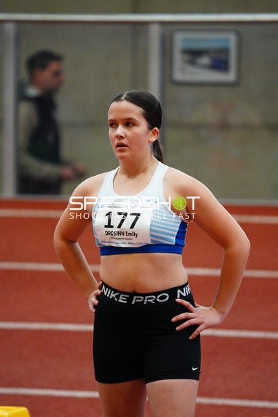 Athletin mit Startnummer 177 in Aktion