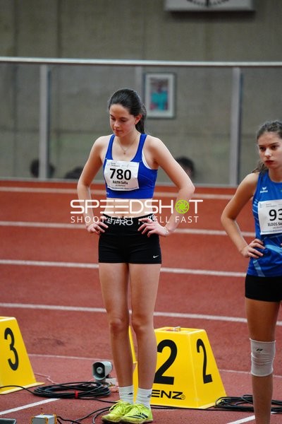 Athletinnen vor Startblock