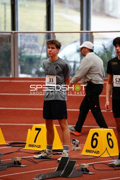 Athlet mit Startnummer 33 am Start