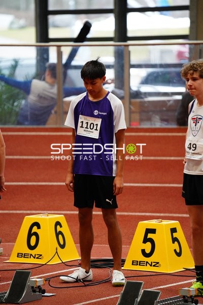 Athlet mit Startnummer 1101 vor Start