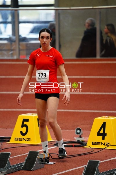 Athletin mit Startnummer 773 am Start