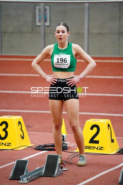 Athletin mit Startnummer 196 am Start