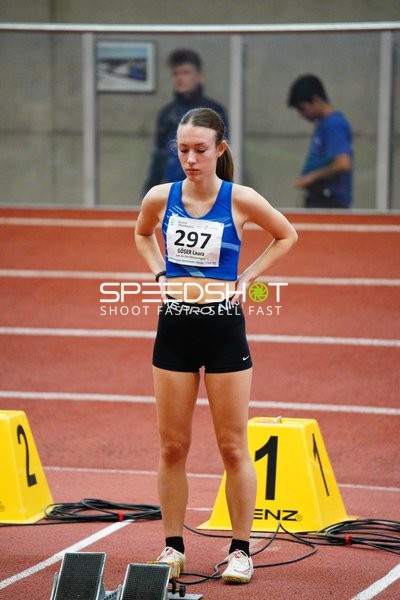 Athletin mit Startnummer 297 am Start