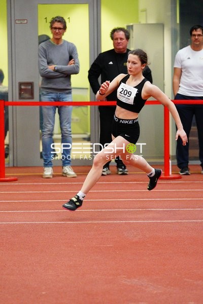 Startnummer 209 beim Weitsprung