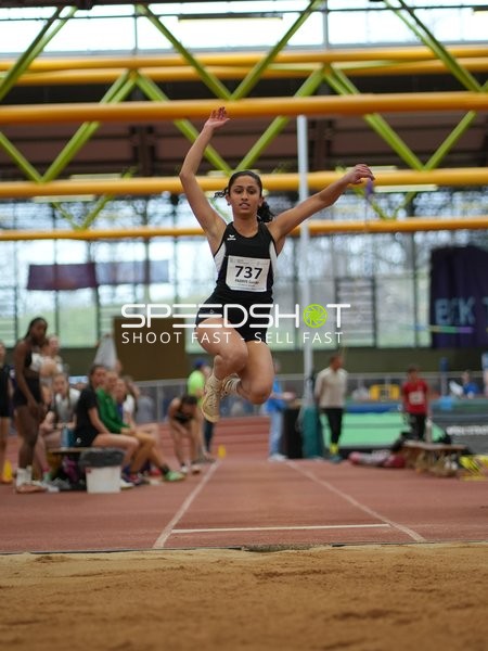 Athletin beim Weitsprung in München