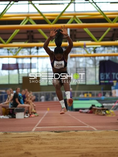 Athletin beim Weitsprung