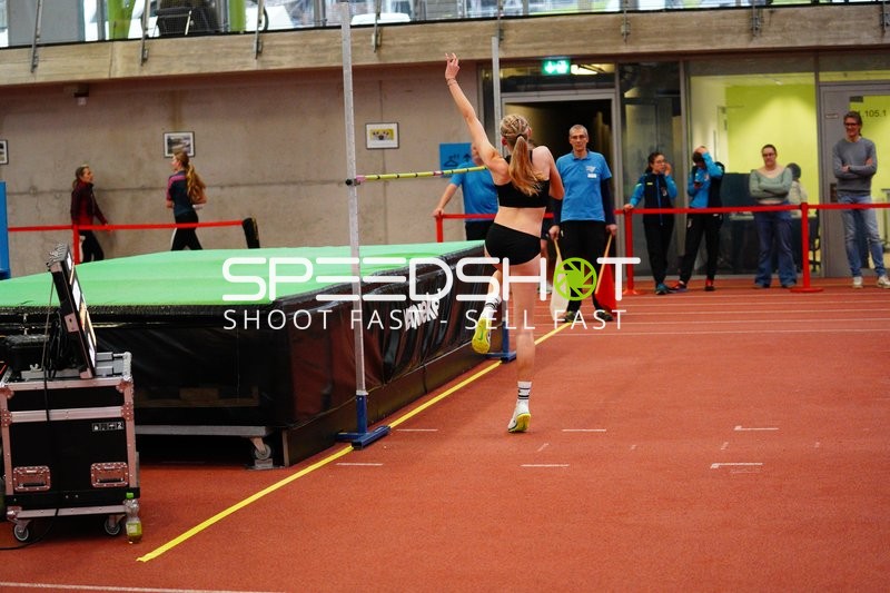 Athletin beim Hochsprung in München