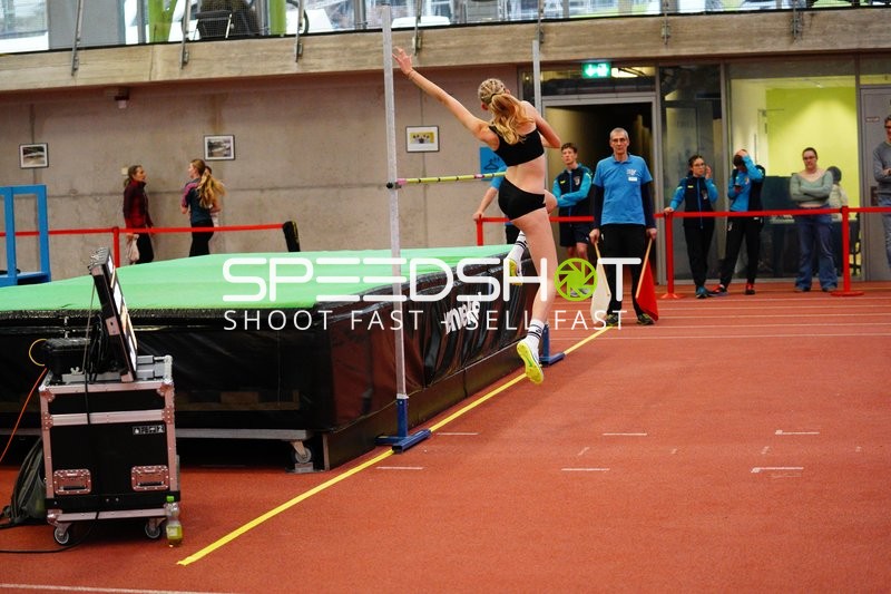 Athletin beim Hochsprung in München