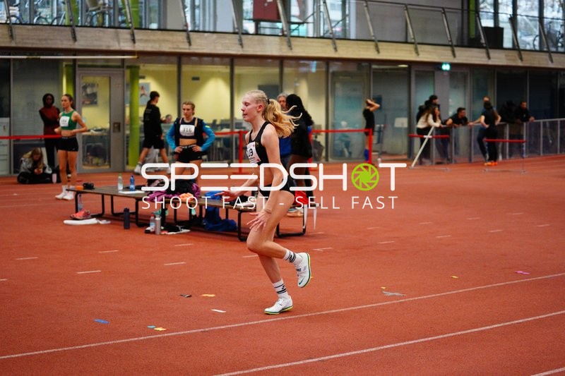 Athletin beim Aufwärmen in München