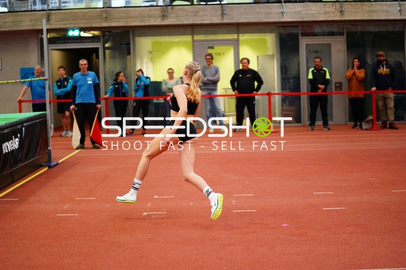 Athletin beim Hochsprung in München