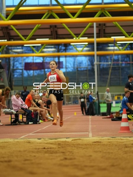 Athletin beim Weitsprung