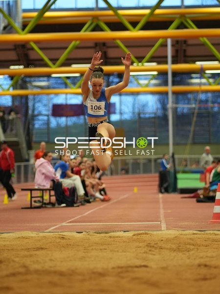 Startnummer 106 beim Weitsprung