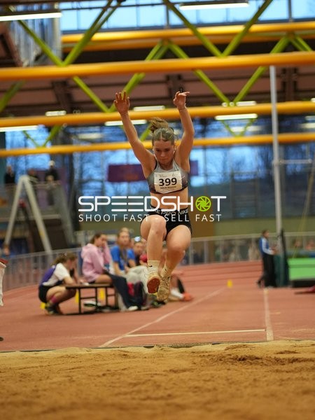 Athletin 399 beim Weitsprung