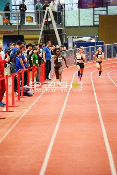 Drei Sprinterinnen im Lauf