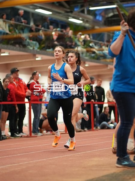 Läuferinnen mit Startnummern 797 und 642