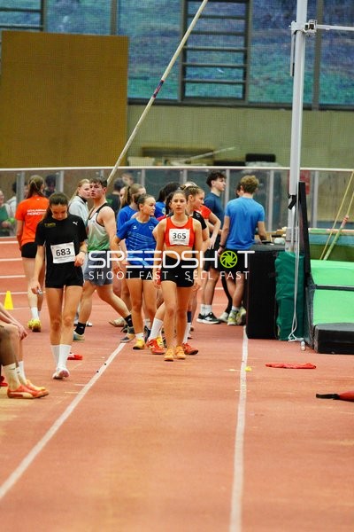 Athleten mit Startnummern 365 und 683