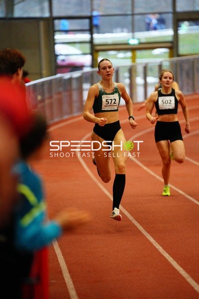 Läuferinnen mit Startnummern 572 und 502