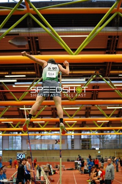 Stabhochsprung mit Startnummer 564