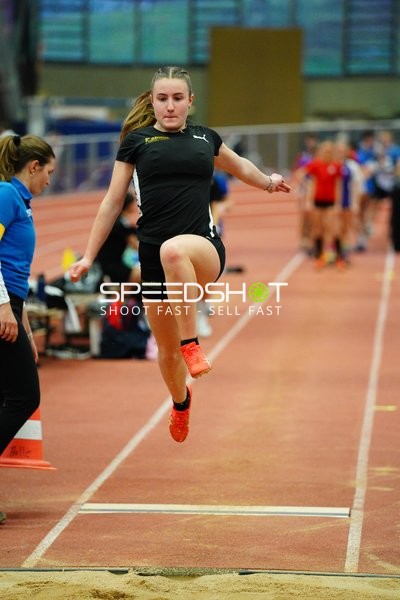 Athletin beim Weitsprung