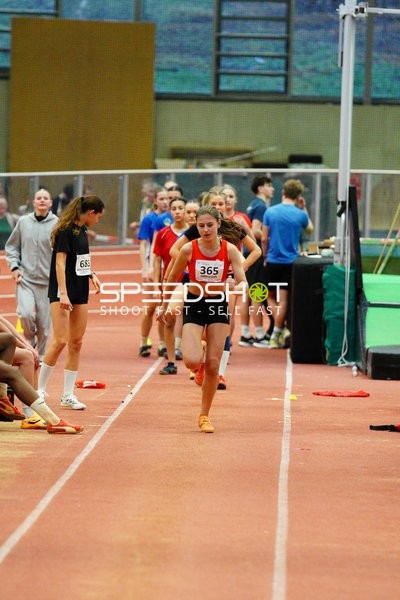 Athletinnen mit Startnummern 365 und 683