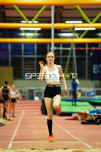 Athletin mit Startnummer 176