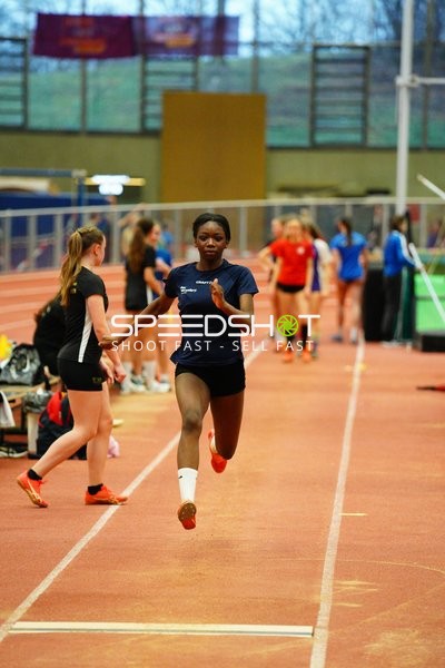 Athletin beim Weitsprung