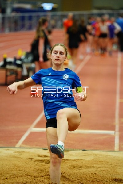 Athletin beim Weitsprung