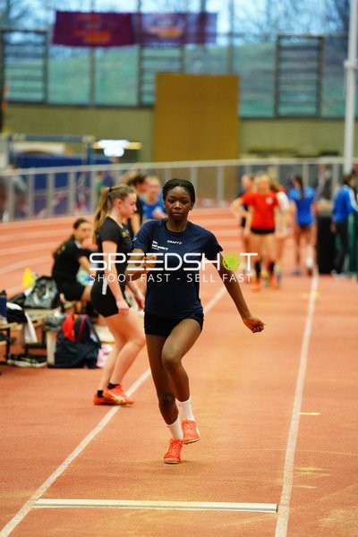 Athletin beim Weitsprung