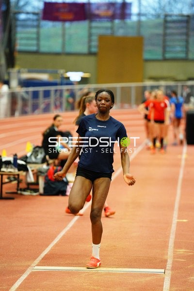 Athletin beim Aufwärmen