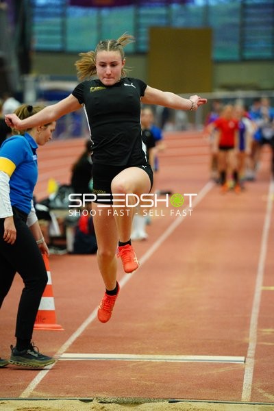 Athletin beim Weitsprung