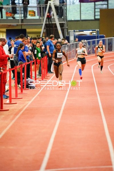 Sprint mit Startnummern 689, 101 und 12