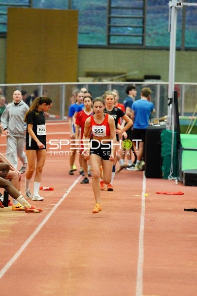 Athletinnen mit Startnummern 365 und 683