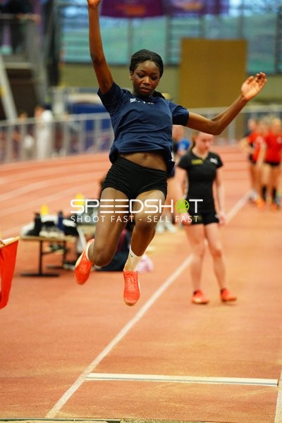 Athletin beim Weitsprung