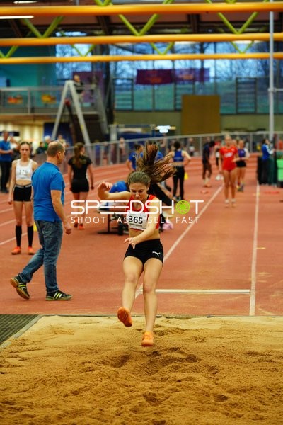 Startnummer 365 beim Weitsprung