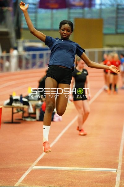 Athletin beim Weitsprung