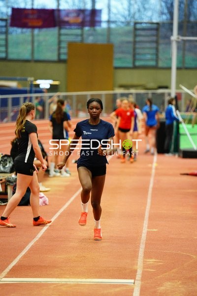 Athletin beim Weitsprung