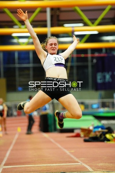 Weitsprung mit Startnummer 215