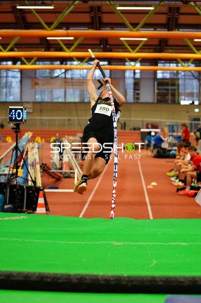 Stabhochsprung mit Startnummer 380