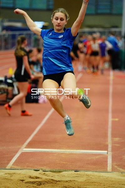 Athletin beim Weitsprung