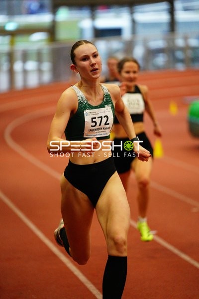 Läuferin mit Startnummer 572