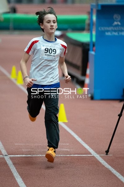 Läufer mit Startnummer 909